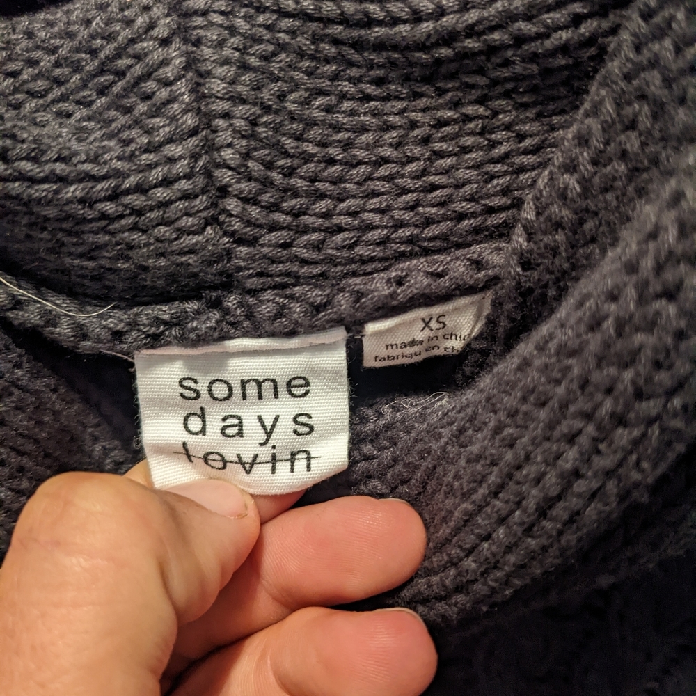 Greens gray chunky sweater - Picture 2 of 3